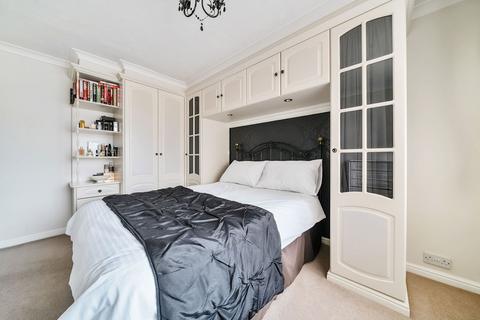 77 Coates Close, Basingstoke, RG22 4EG