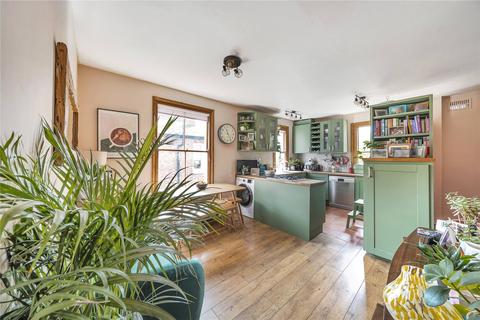 77 Albert Road, Wood Green, London, N22 7AG