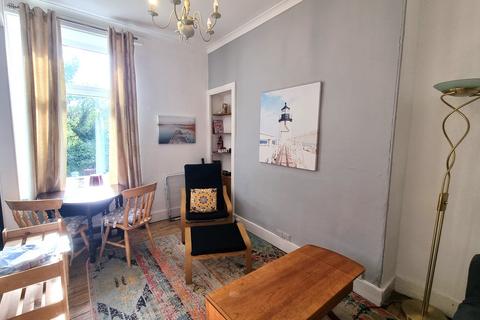 2 bedroom flat to rent, Claremont Place, The West End, Aberdeen, AB10