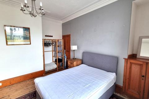 2 bedroom flat to rent, Claremont Place, The West End, Aberdeen, AB10