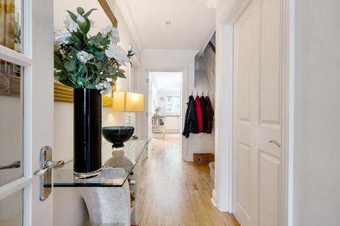 10 New Road, Kingston Upon Thames, KT2 6AP