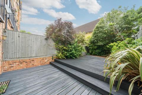 6 Barkers Meadow, Ascot, SL5 8SD