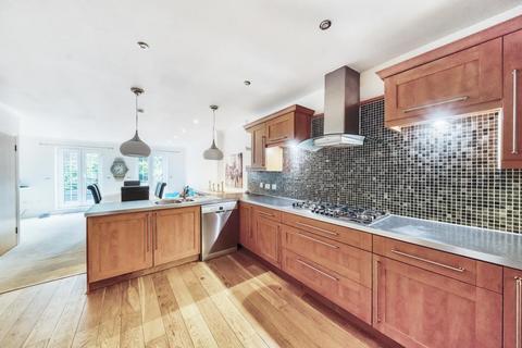 6 Barkers Meadow, Ascot, SL5 8SD