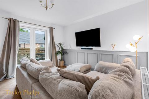 9 Arnold Close, Hertford, SG13 7ES