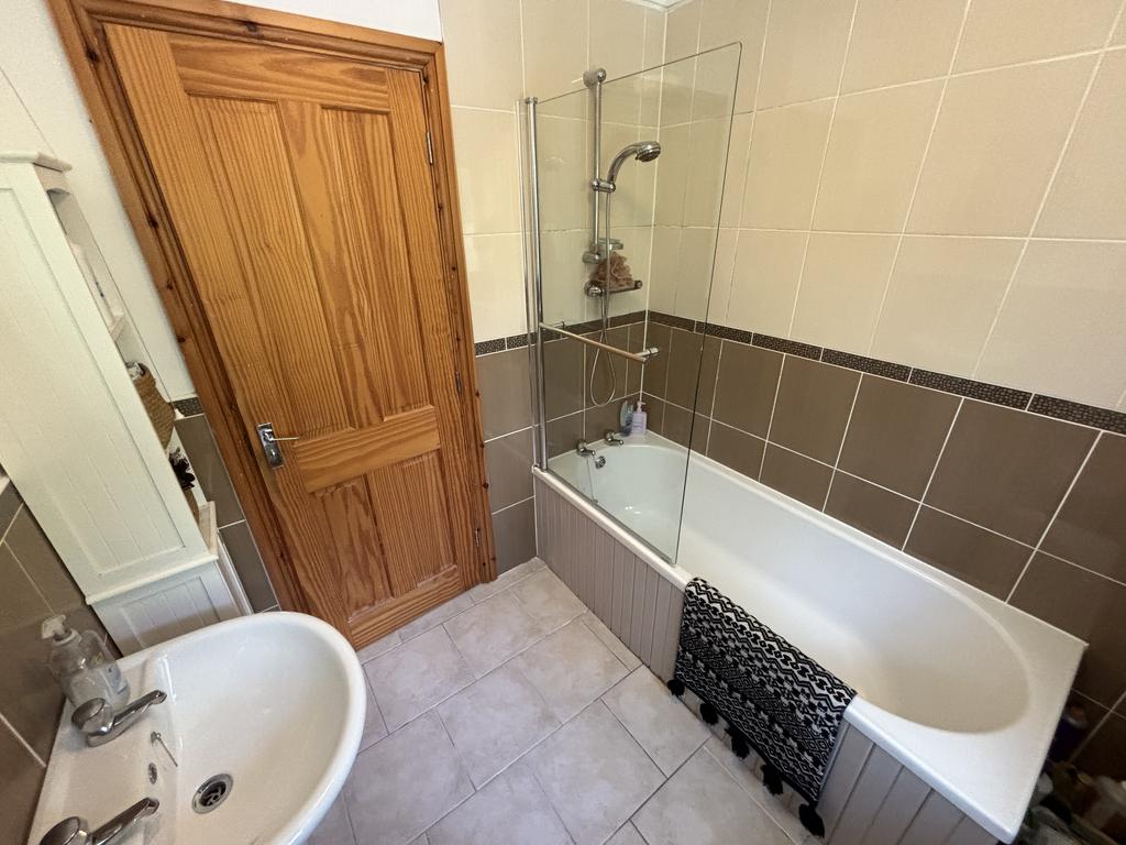 Bathroom (second image)