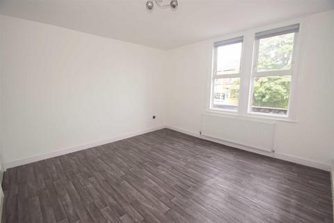 2 bedroom flat to rent, Meanwood Road, Leeds