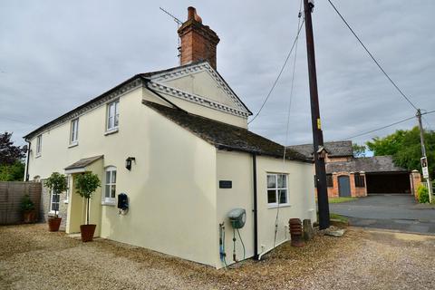 3 bedroom detached house for sale, The Old Farmhouse, Blackminster, WR11 7TD