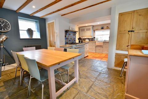 3 bedroom detached house for sale, The Old Farmhouse, Blackminster, WR11 7TD