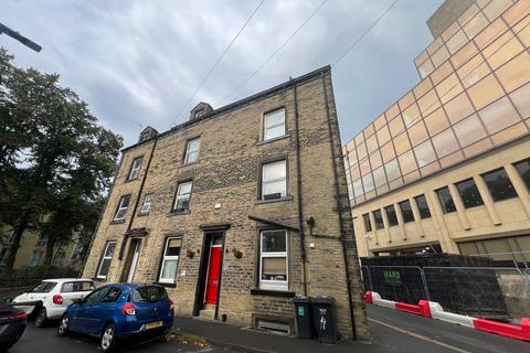 4 bedroom terraced house for sale, St. Johns Place, Halifax HX1