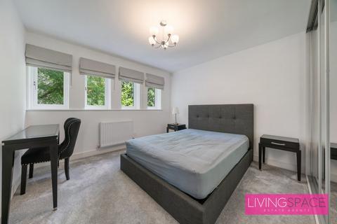 5 bedroom detached house to rent, Cunio Mews, West Finchley