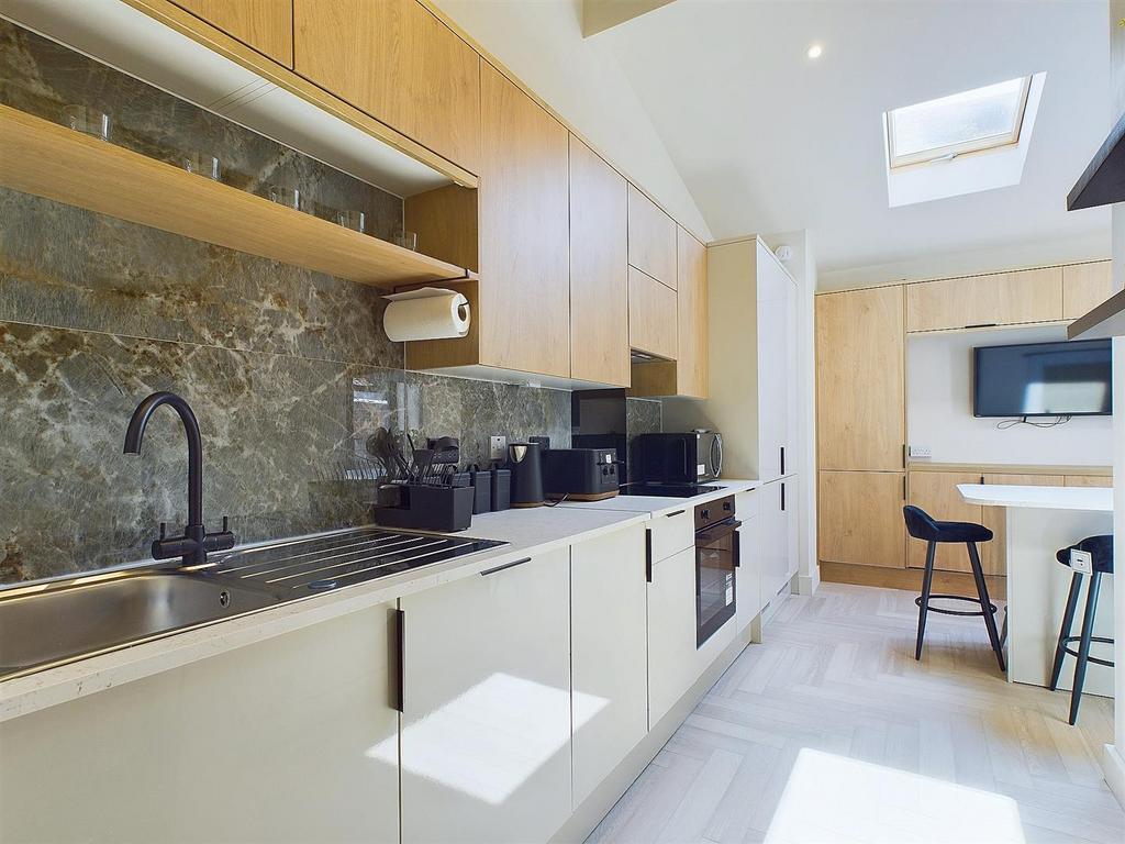 CAM03736 G0-PR0017-STILL001.jpg