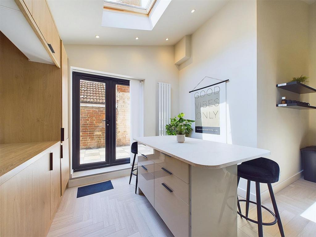 CAM03736 G0-PR0017-STILL004.jpg