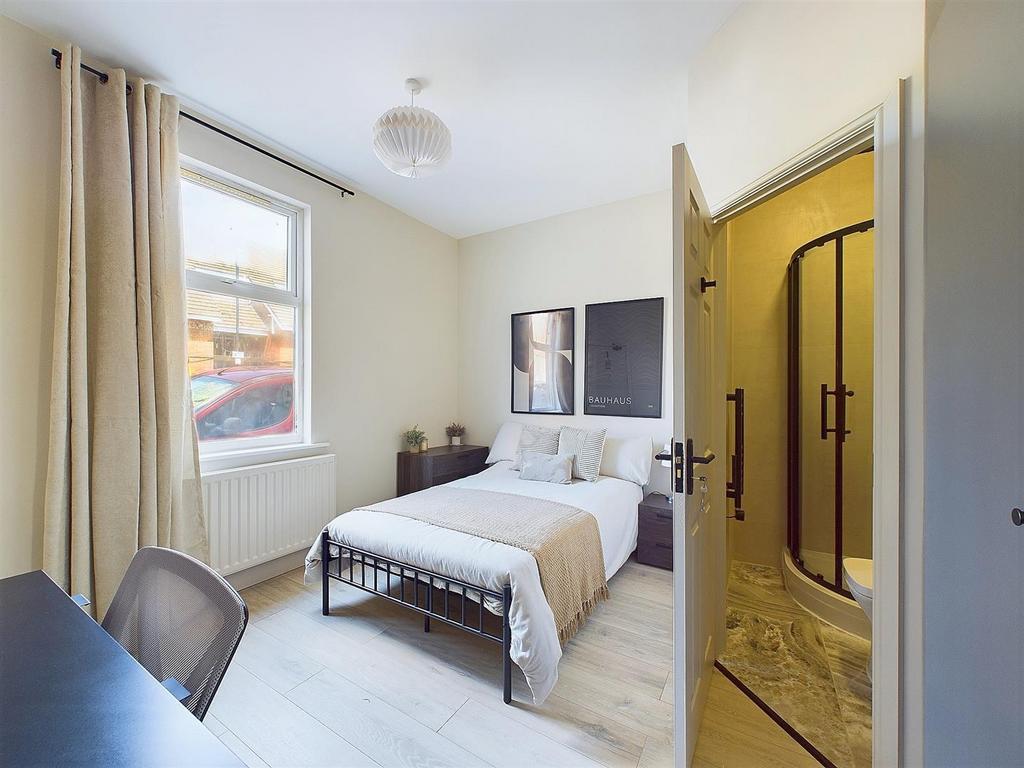 CAM03736 G0-PR0017-STILL022.jpg