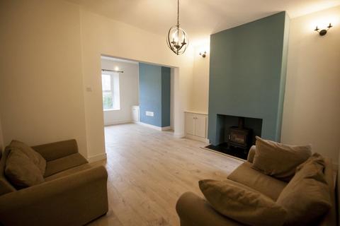 2 bedroom house to rent, Severn Road, Cardiff