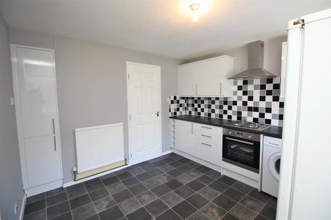 3 bedroom house to rent, Chaucer Way, Hertfordshire SG4