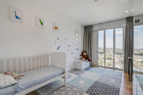 2 bedroom flat for sale, Mapleton Crescent, London