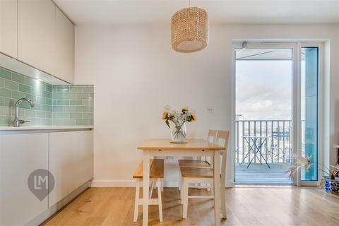 2 bedroom flat for sale, Mapleton Crescent, London