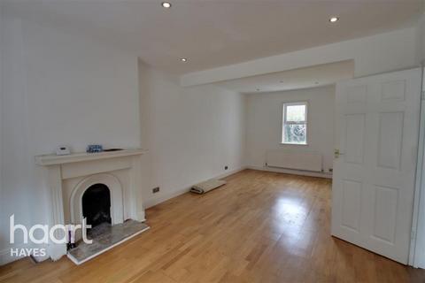 3 bedroom semi-detached house to rent, Pole Hill Road ,Hillingdon UB10 0PZ