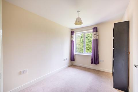 2 bedroom ground floor flat for sale, Stafford Road, Caterham, CR3