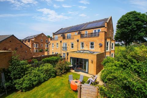 5 bedroom end of terrace house for sale, St. Leonards Court, North Shields