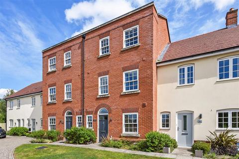 4 bedroom terraced house for sale, Railway Place, Whitchurch