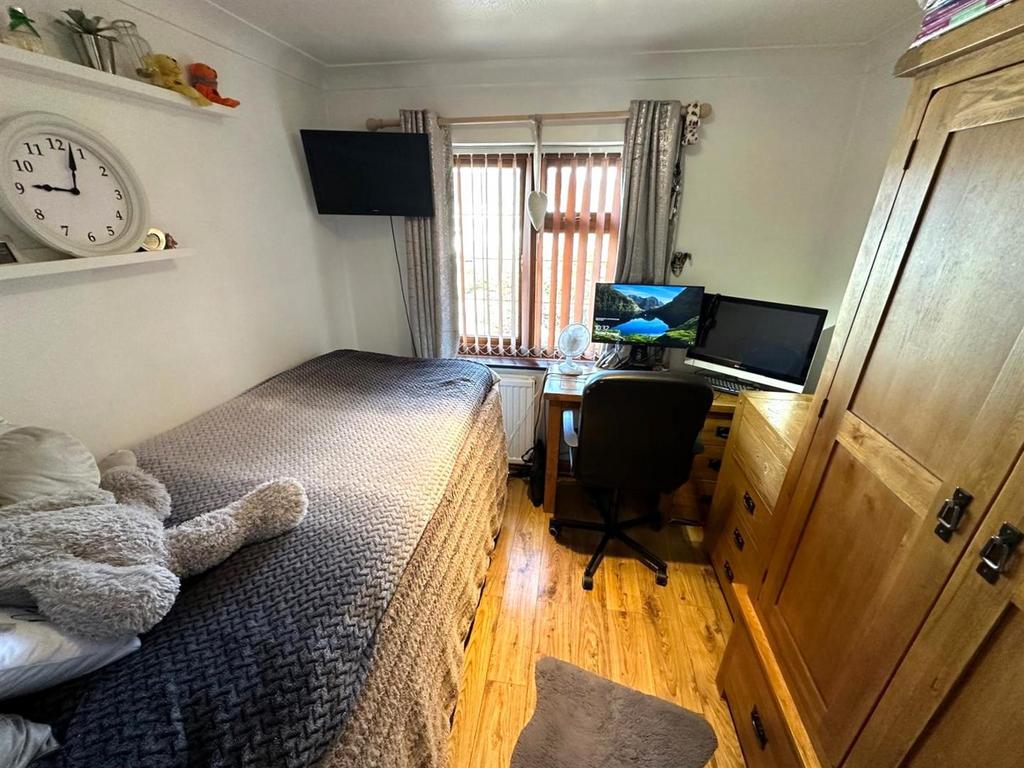 Bed 3.jpg