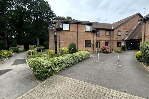 1 bedroom retirement property for sale, Old Common Gardens, Southampton SO31