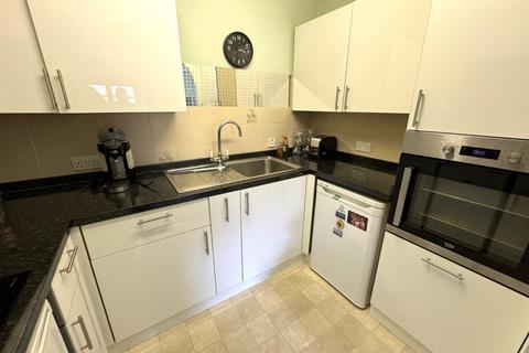 1 bedroom retirement property for sale, Old Common Gardens, Southampton SO31