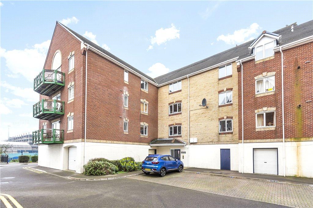 Apartment in Southampton, Ocean Village - View 2