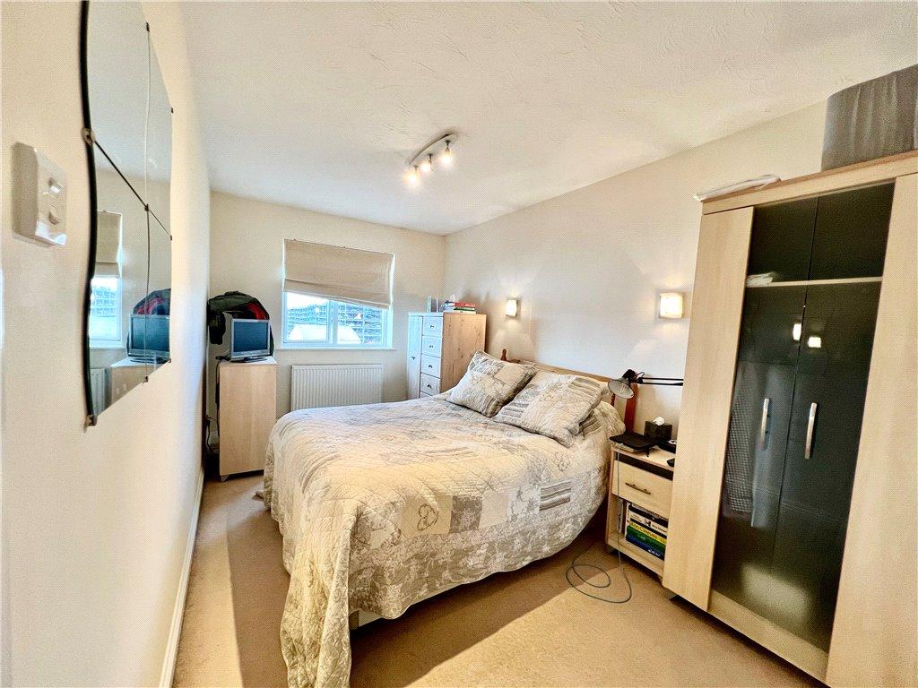 Apartment in Southampton, Ocean Village - View 5