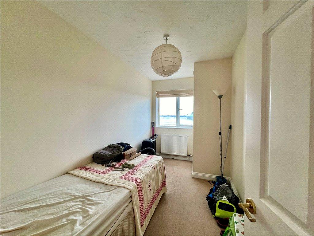 Apartment in Southampton, Ocean Village - View 6
