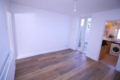 2 bedroom semi-detached house to rent, Sunnyside, Braintree, Essex