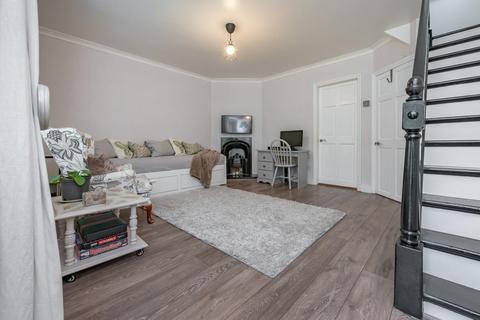 100 The Glade, Coulsdon, CR5 1SN