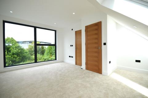 54 Saxon Drive, Acton, London, W3 0NR