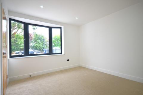 54 Saxon Drive, Acton, London, W3 0NR