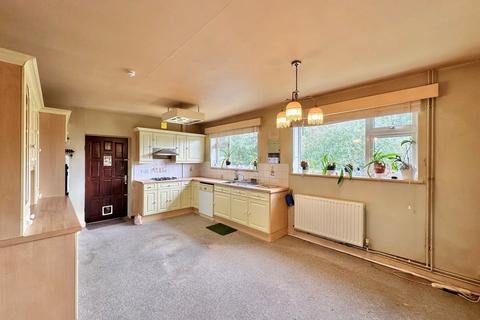 2 bedroom detached bungalow for sale, Burghill, Hereford, HR4