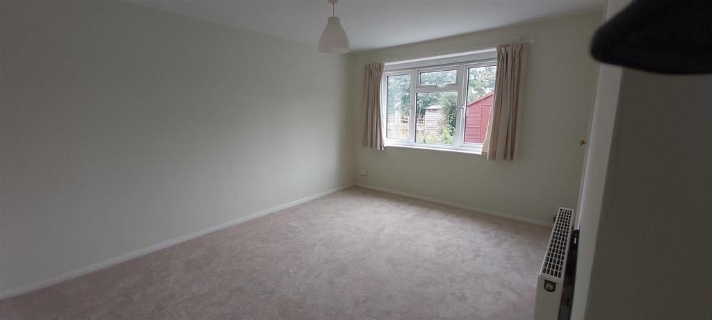 13 Cornish Road Bedroom 1 .jpg