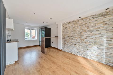 6 bedroom end of terrace house for sale, Newport Road, Broughton, Milton Keynes