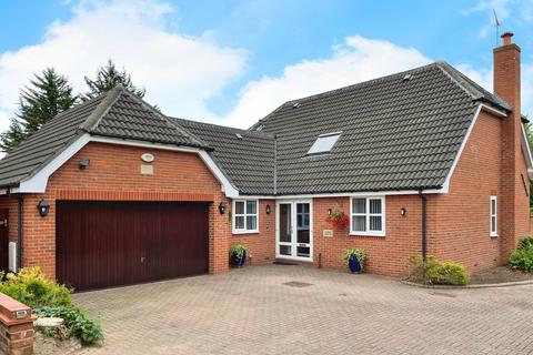 4 bedroom detached house for sale, Lodge Gardens, Wealstone Lane, Upton, Chester, CH2