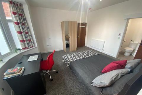 1 bedroom in a house share to rent, City Road, Beeston, NG9 2LQ