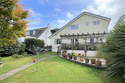 5 Beach Road, Carlyon Bay, St Austell, PL25 3PQ