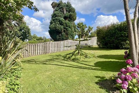 5 Beach Road, Carlyon Bay, St Austell, PL25 3PQ
