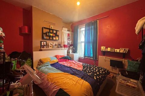 3 bedroom terraced house for sale, 32 Station Road, Strood, Rochester, Kent, ME2 4BG