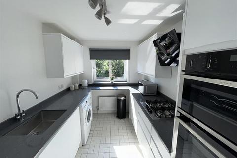 2 bedroom flat for sale, Spruce Park, Cumberland Road