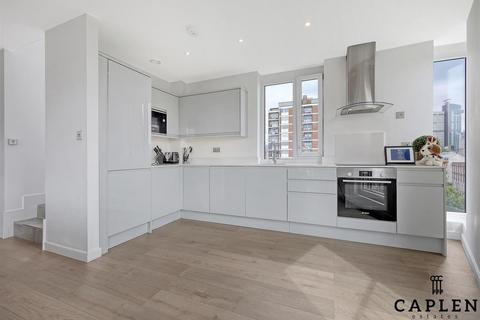 3 bedroom penthouse for sale, Great Suffolk Street, London