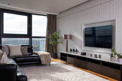 2 bedroom penthouse to rent, Penthouse at Bridgewater Place