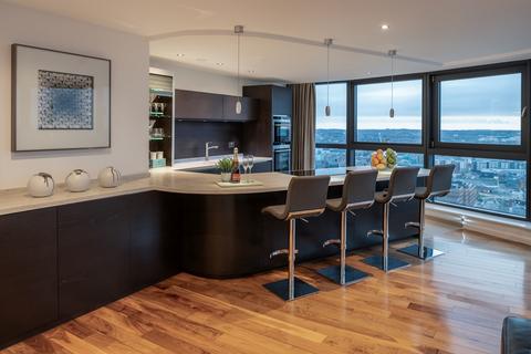 2 bedroom penthouse to rent, Penthouse at Bridgewater Place