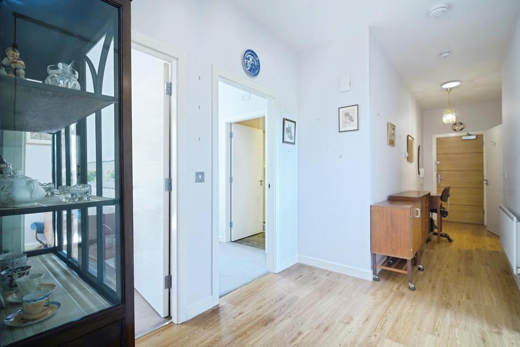HALL TO FRONT DOOR.jpg