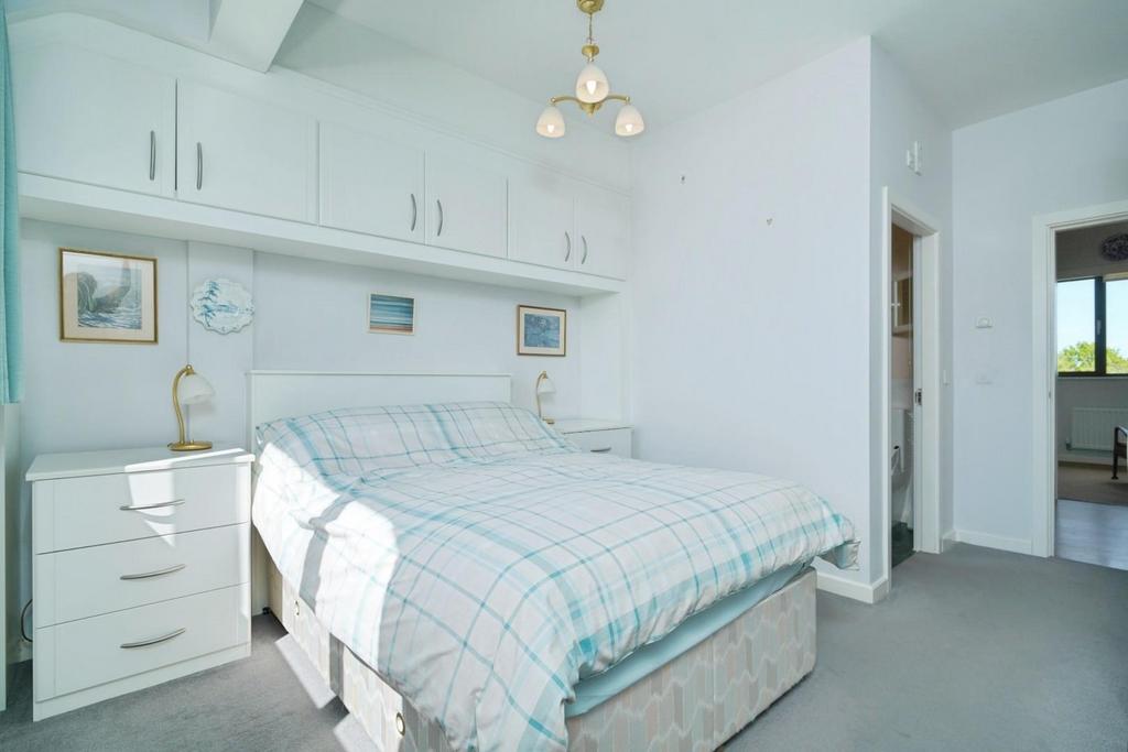 BED 1.jpg