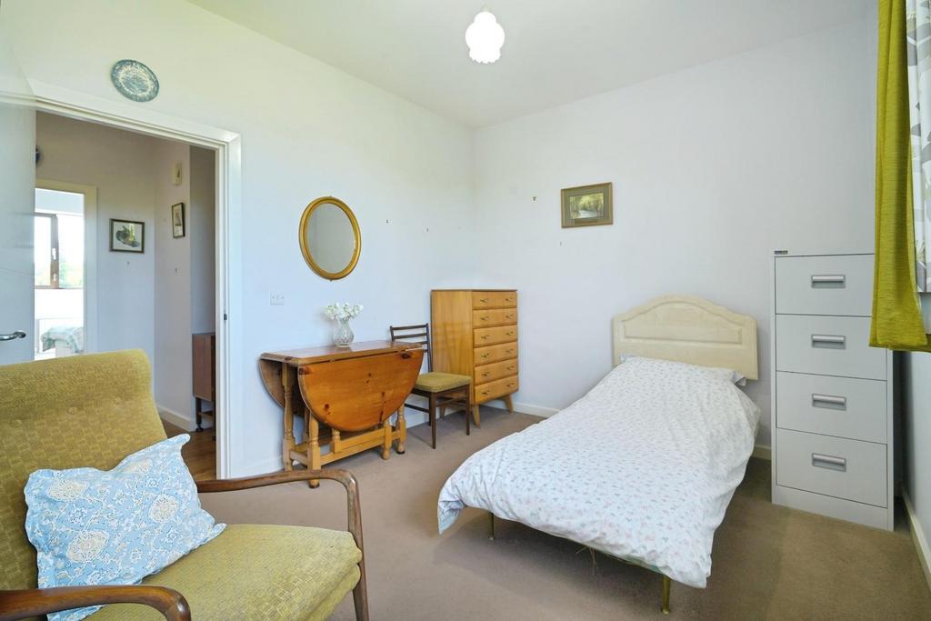 BED 2.jpg